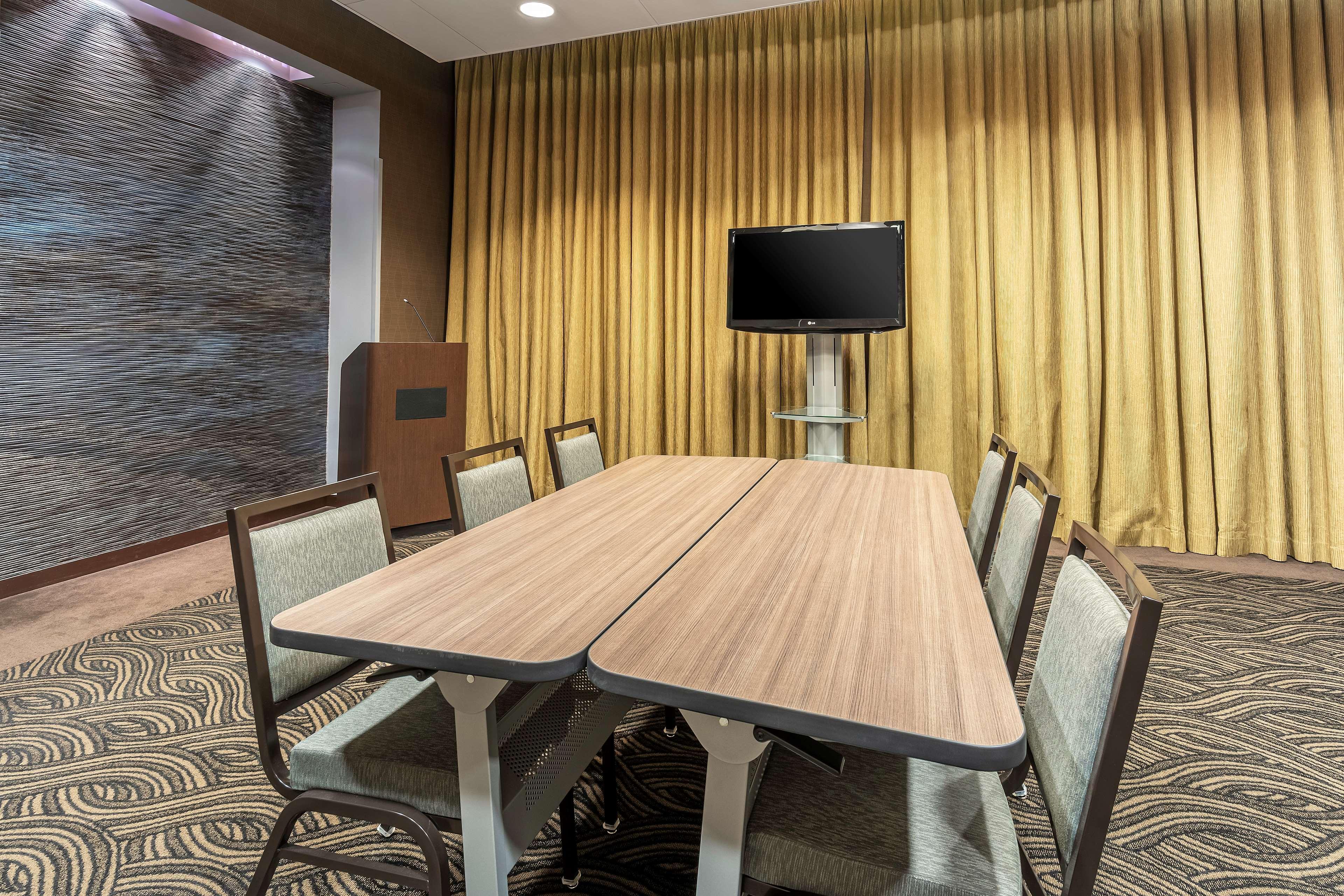 Hyatt House Richmond - Hotel 3*