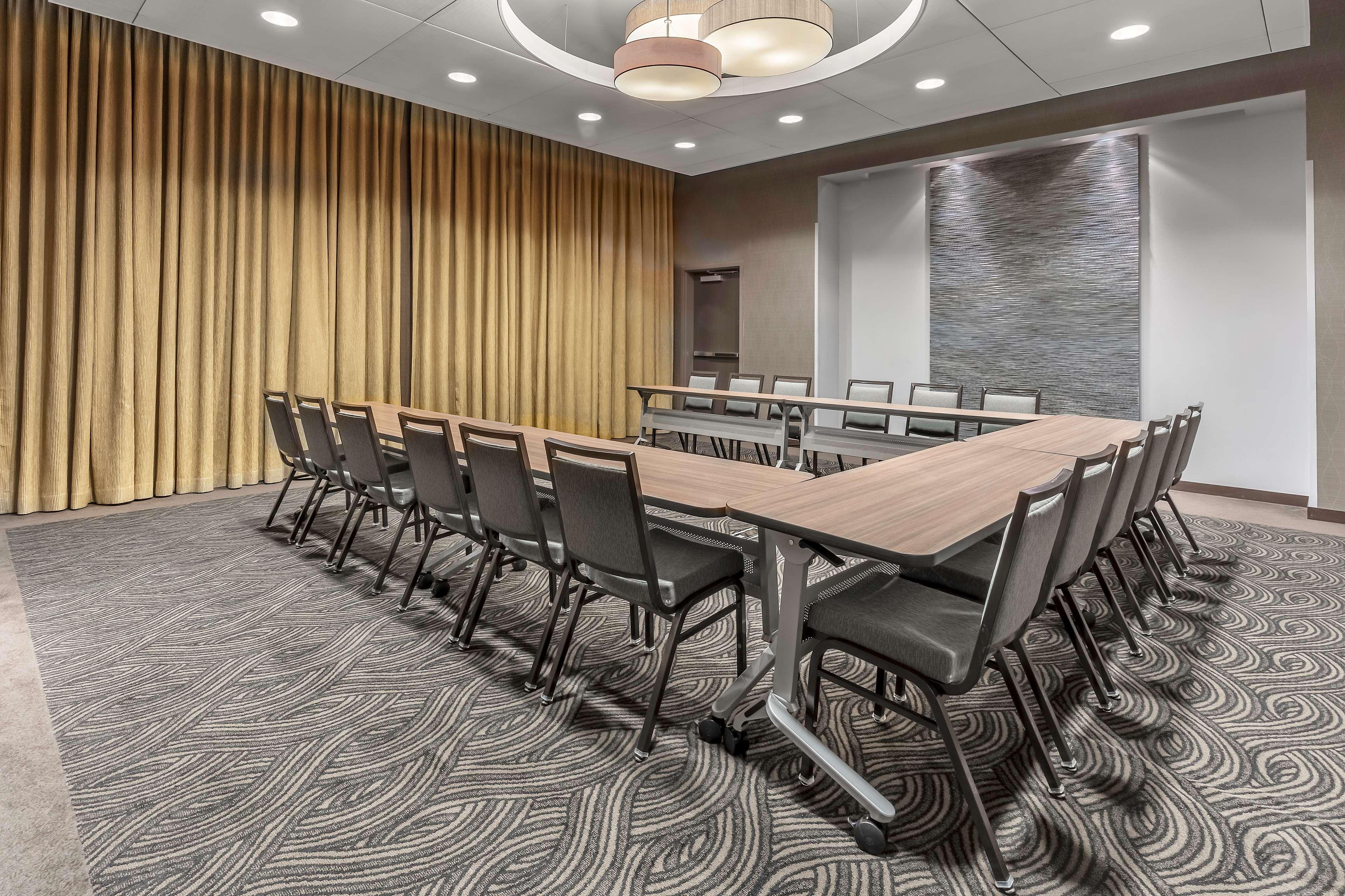 Hyatt House Richmond - 3*